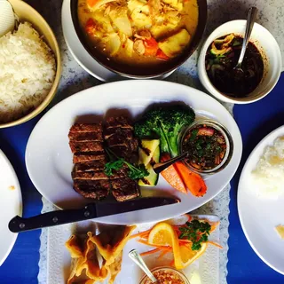 Thai Basil's Grill   Nuah-Yang