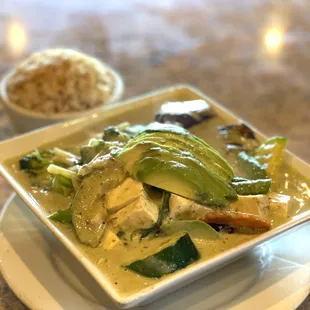 Green Curry (Kang Kaew Wan) With Avocado