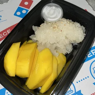 D5. Sweet Sticky Rice with Mango