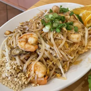 ramen and noodles, noodle dish, noodles, ramen, noodle soup, food