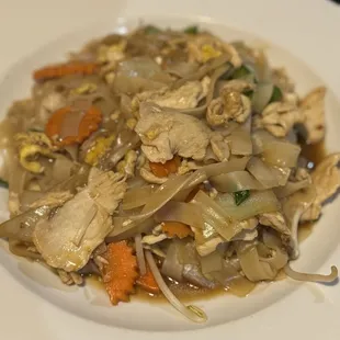 Chicken drunken noodles