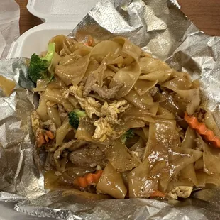 N1. See-EW Pad see ew with beef