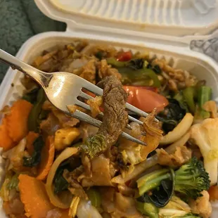 I ordered VEGAN drunken noodles and got an entree with exactly what I DIDN'T want, meat.