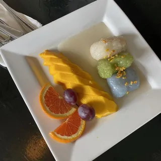 Mango with Sweet Sticky Rice