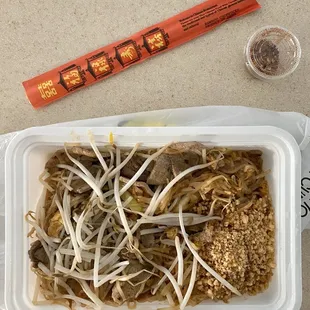 Beef pad thai