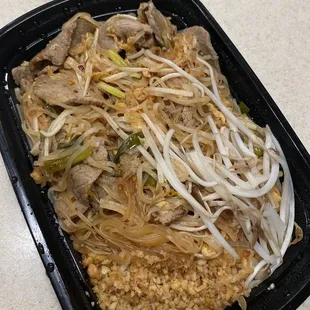 Beef pad thai
