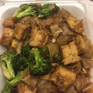 Pad See Ewe Tofu