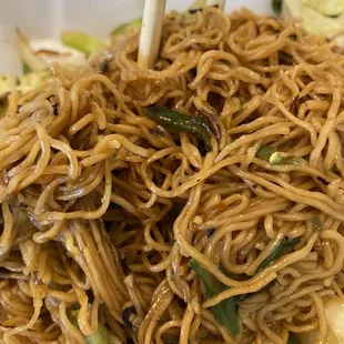 Drunken noodles with egg noodle