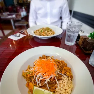 Chicken Pad Thai Cafe Lunch &amp; Chicken Thai Fried Rice Lunch 5/5