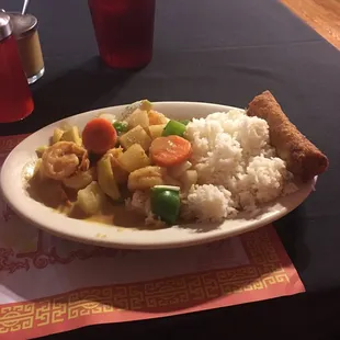 Yellow curry with shrimp lunch special