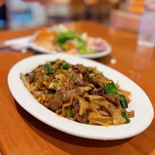Beef pad see ew