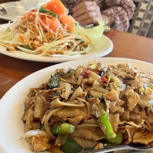 Pad kee mao and papaya salad