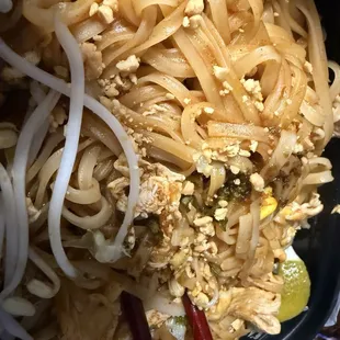 D40. Pad Thai chicken