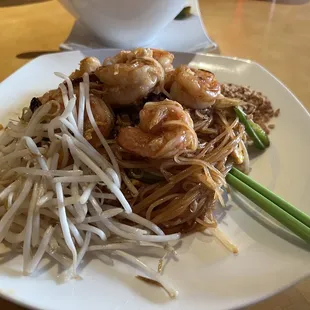 N1. Pad Thai Noodle
