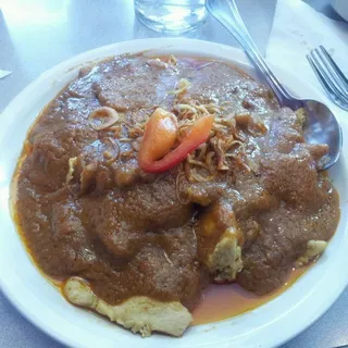 29. Pra Ram Long Song Entree Dinner