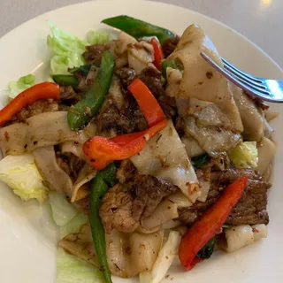 N3. Drunken Noodles Dinner