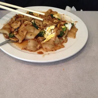 N5. Pad See Ew Dinner