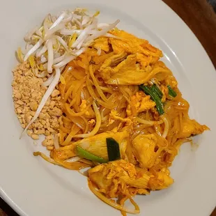 Pad Thai with chicken