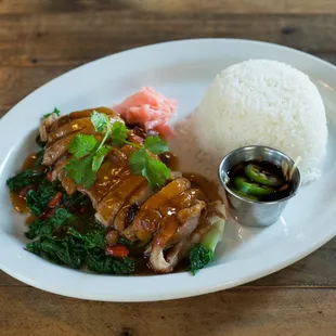 #2 Kao Nar Bpet : Honey-roasted duck over rice