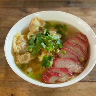 #24 Kiew Nam Moo Dang : BBQ pork noodle soup