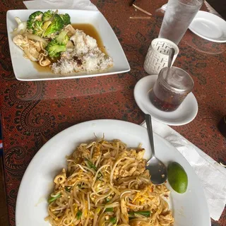 Pad Thai Lunch Special