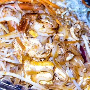 Pad Thai chicken tofu and shrimp