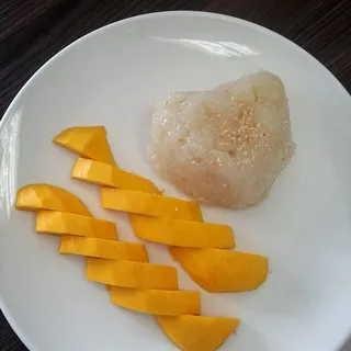 Sweet Sticky Rice with Mango (Seasonal)