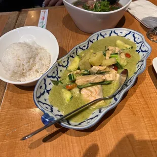 Green Curry w/ Salmon