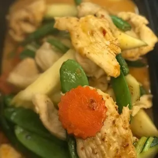 Chicken Massaman Curry: Chicken with potato, onion, pea, carrot, pepper, roasted peanut