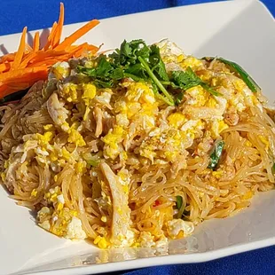 Jan Pad Pu come with Thai Tea or Thai Coffee only $18.95