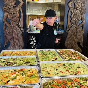 We offer catering for a big group to your location.