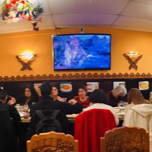 We are accepted big group party. Chafing dish with full service offer after 1pm-5pm everyday. Call for more details.