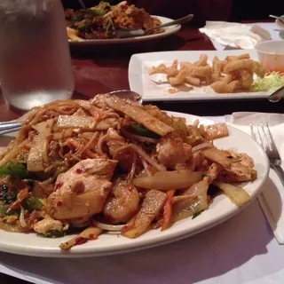 Spicy Thai Chow Mein