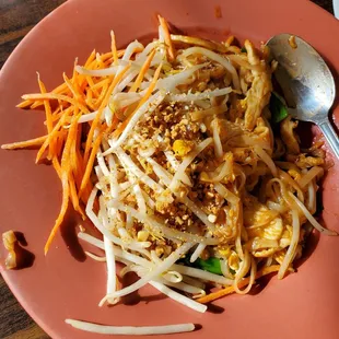Pad thai was fresh and delish