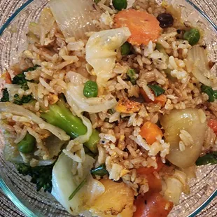 Pineapple fried rice (no meat or tofu)