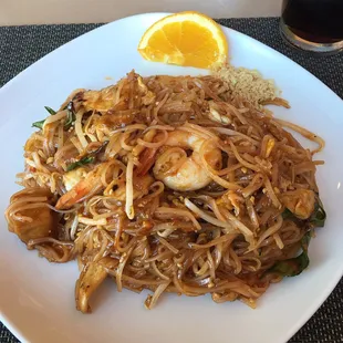 Spicy Basil Pad Thai