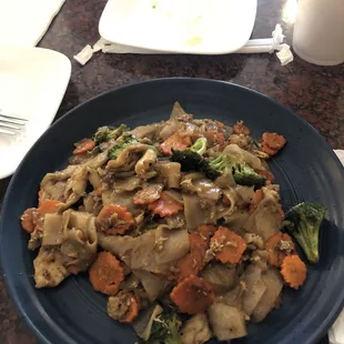 1. 2. Pad See Ew Noodle