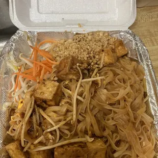 Phad Thai with fried tofu