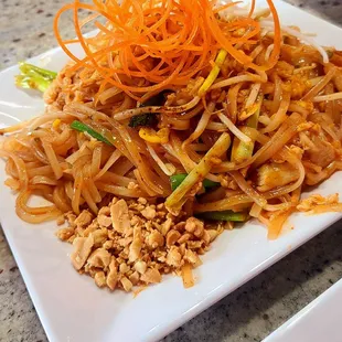 Half Portion Chicken Pad Thai