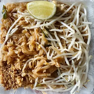 Chicken pad Thai to go