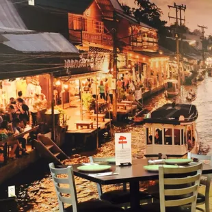 Ordered Pad Thai &amp; Lemon Chicken.....