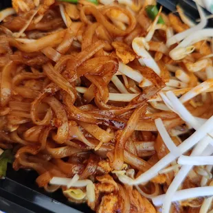 Chicken pad thai