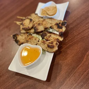 chicken skewers with dipping sauce