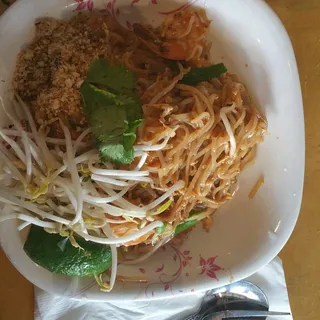 L-1 Pad Thai Lunch