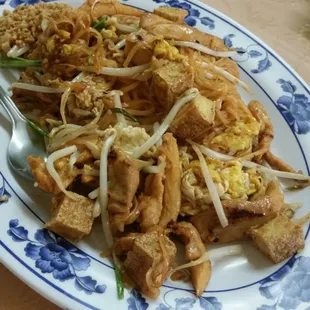 Chicken pad thai