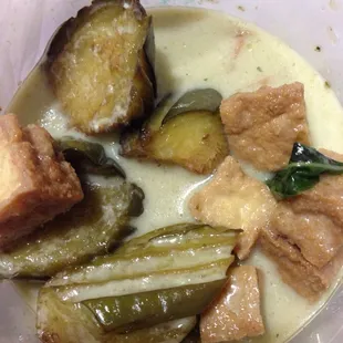 Green chicken and tofu curry