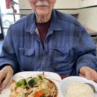 Veggies with shrimp and a great sauce, large serving of tasty rice too! Happy customer!