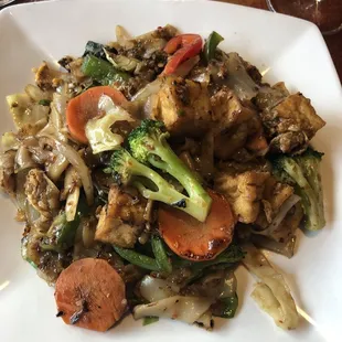 N5. Spicy Noodles (Drunken noodles)tofu