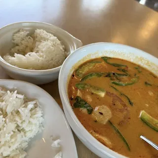 C7. Panang Curry (red)