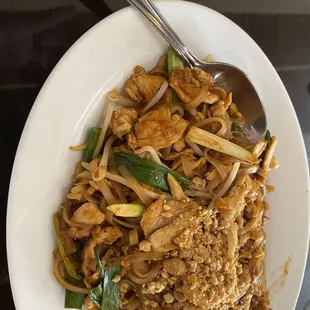39. House Pad Thai (chicken)
